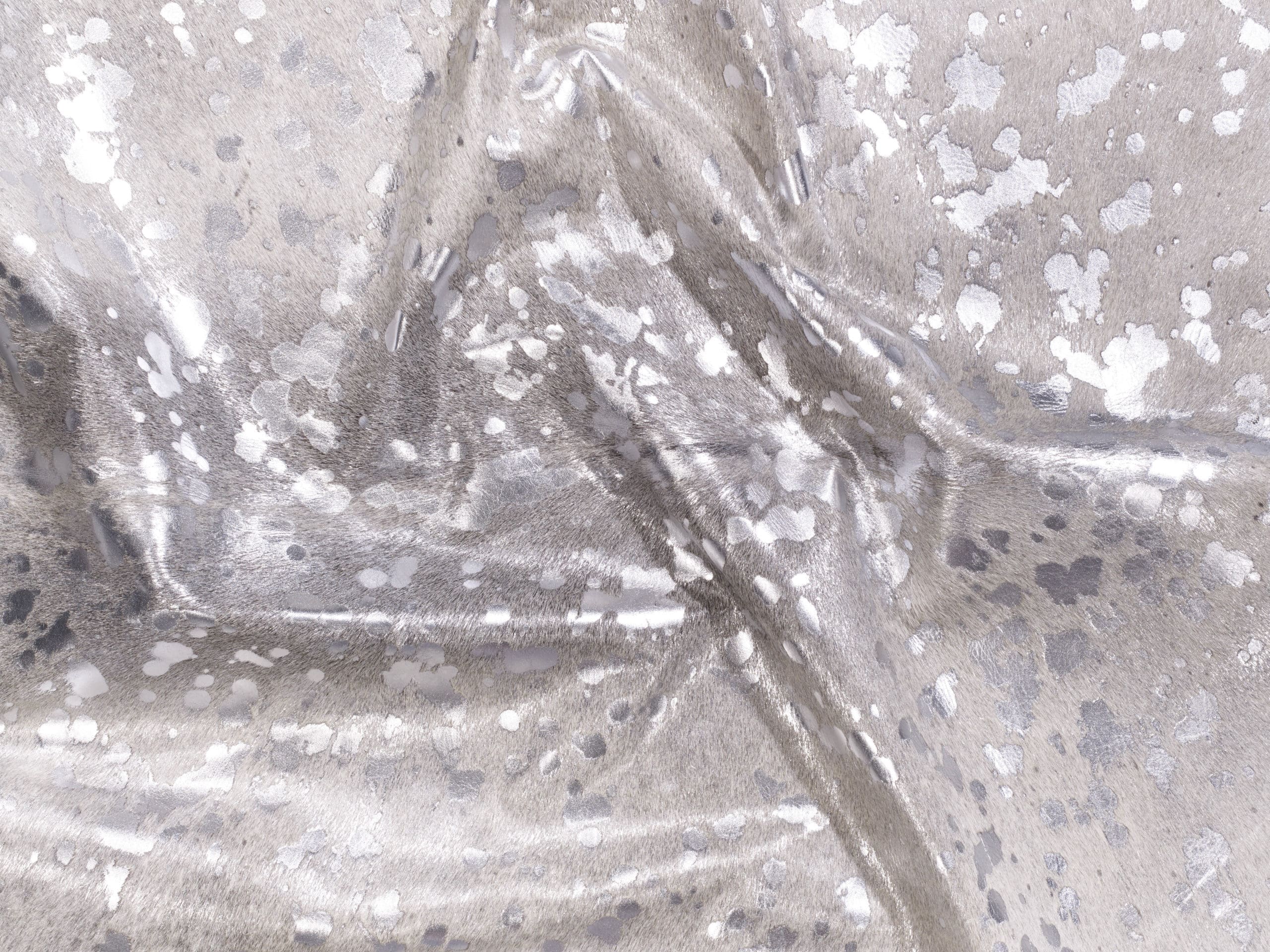 devore-metallic-silver-on-gris-gray-cowhide-rug-moss-manor-CHDVGGS-closeup-scaled-1.jpg