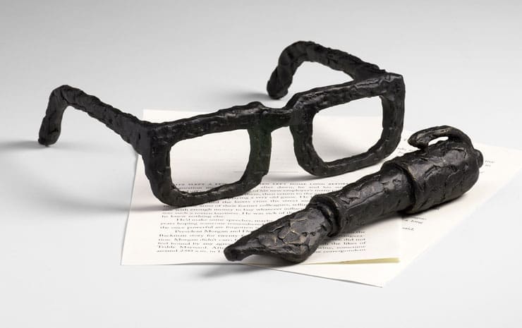 modern-old-world-spectacules-and-fountain-pen-sculptures-CN03069_03070-alternate.jpg