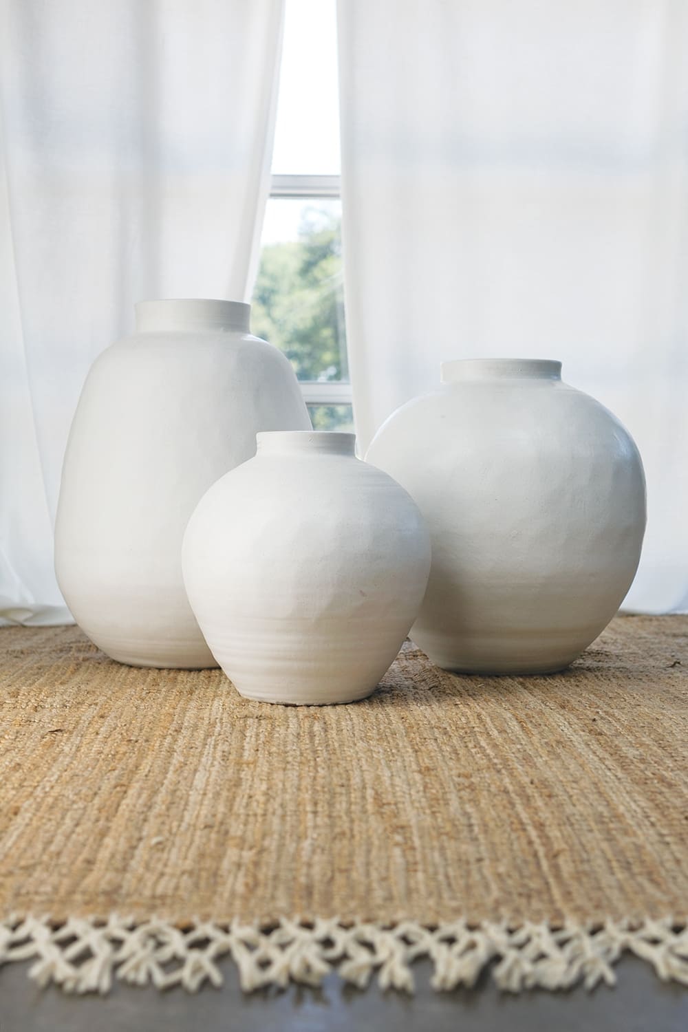 santorini-oversized-white-urn-vase-planter-collection-moss-manor-AD98290.00-lifestyle.jpg